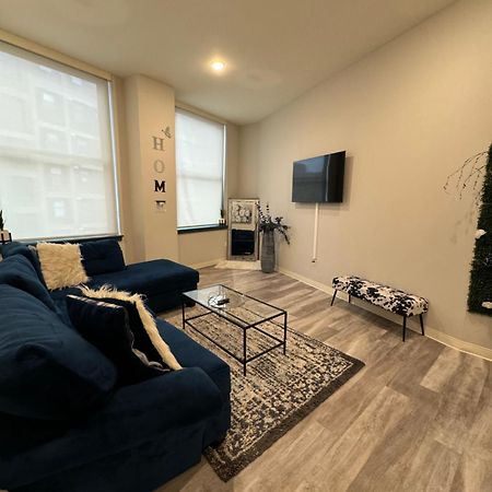 Beautiful Condo/Rooftop Patio With Free Parking Кливленд Экстерьер фото