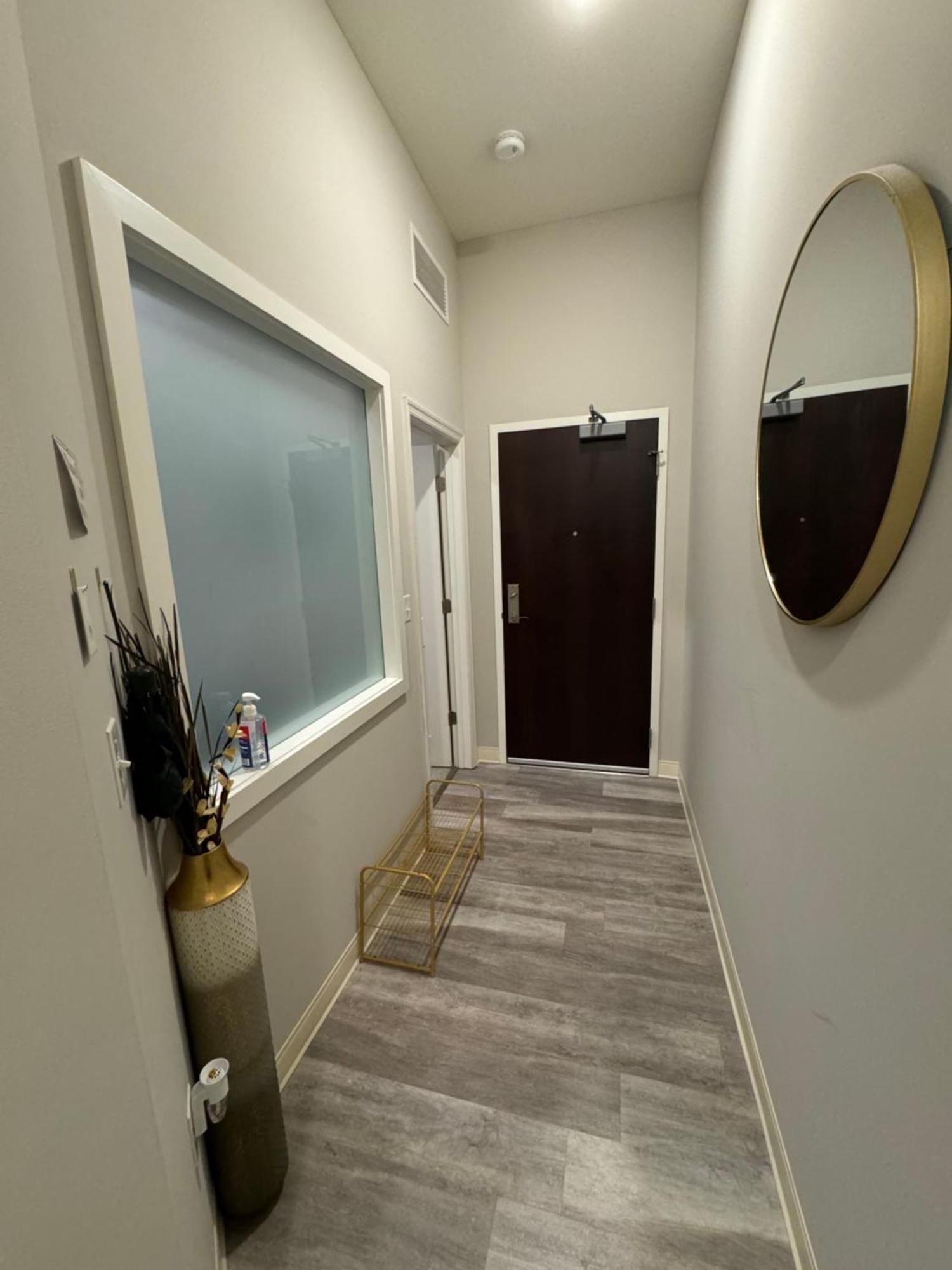 Beautiful Condo/Rooftop Patio With Free Parking Кливленд Экстерьер фото